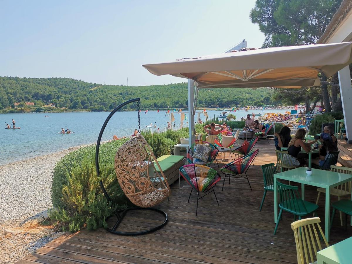 Hotel Large Camper In The Olive Grove Banjole Exterior foto